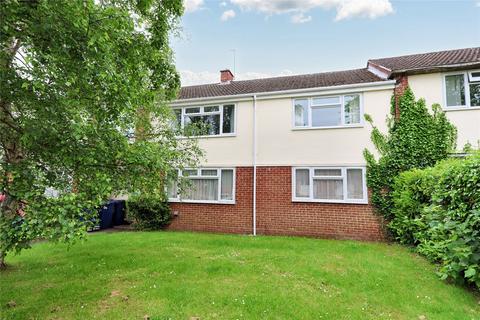 28 Middlefield, Farnham, GU9 8PZ