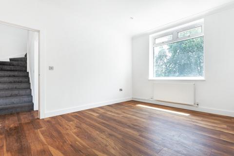 2 bedroom flat to rent, Randlesdown Road London SE6
