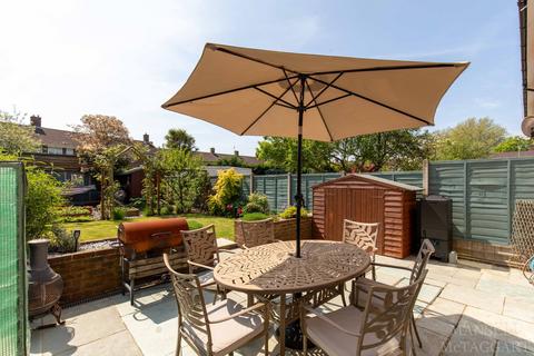 198 Ashdown Drive, Crawley, RH10 5DU