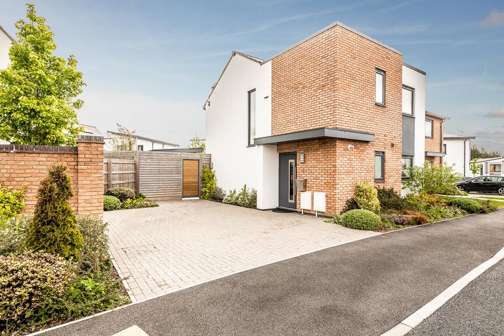 Holland Park, Exeter 3 bed semidetached house for sale £460,000