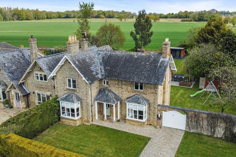 3 bedroom semi-detached house for sale, School Gardens, Bury St Edmunds IP31