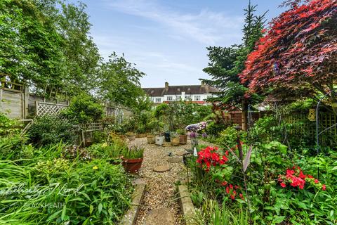 3 bedroom end of terrace house for sale, Cheriton Drive, London