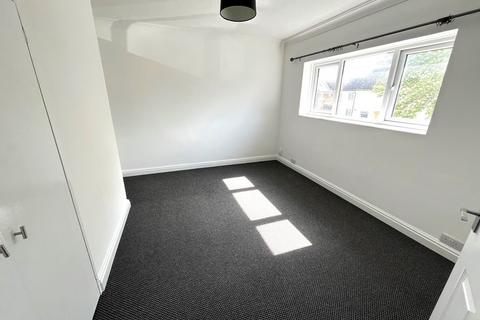 25 Chester Road, Gloucester, GL4 3AY