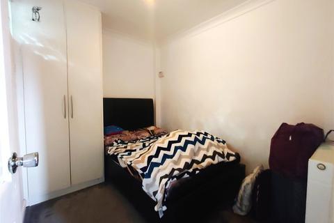 21 Hesa Road, Hayes, UB3 2DP