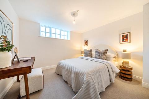 2 bedroom apartment for sale, The Courtyard, 17 West Street, FARNHAM, GU9