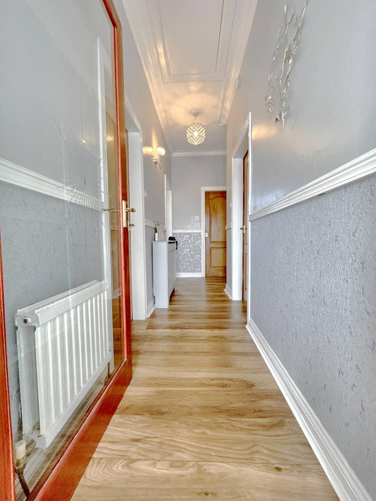 Northfield Avenue, Ayr KA8 3 bed semidetached bungalow £165,000