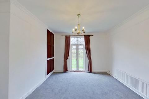 3 bedroom semi-detached house to rent, North Broadgate Lane, Leeds LS18