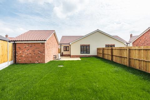 2 bedroom semi-detached bungalow for sale, Hales, Norwich