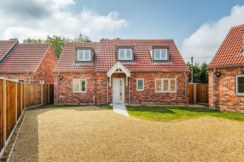 3 bedroom chalet for sale, Horsford, Norwich