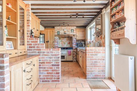 Chantry Cottage Blacksmiths Lane, Ashwellthorpe, Norwich, NR16 1EP