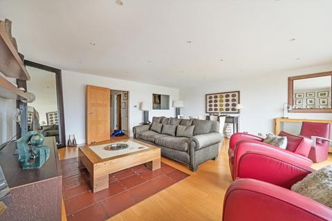 2 bedroom flat to rent, Benbow House, 24 New Globe Walk, London, SE1