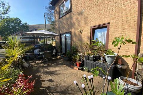 Flat 1, Parr House Chalice Close, Poole, BH14 0JS