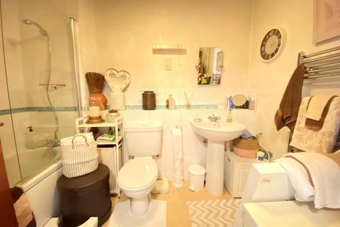 Flat 1, Parr House Chalice Close, Poole, BH14 0JS