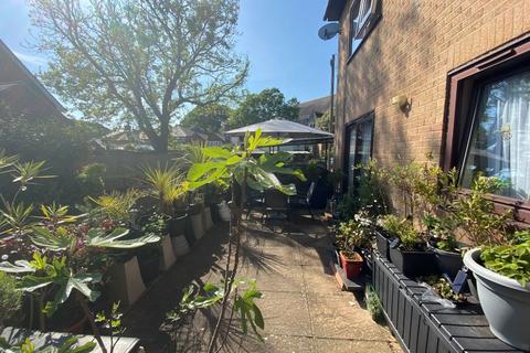 Flat 1, Parr House Chalice Close, Poole, BH14 0JS