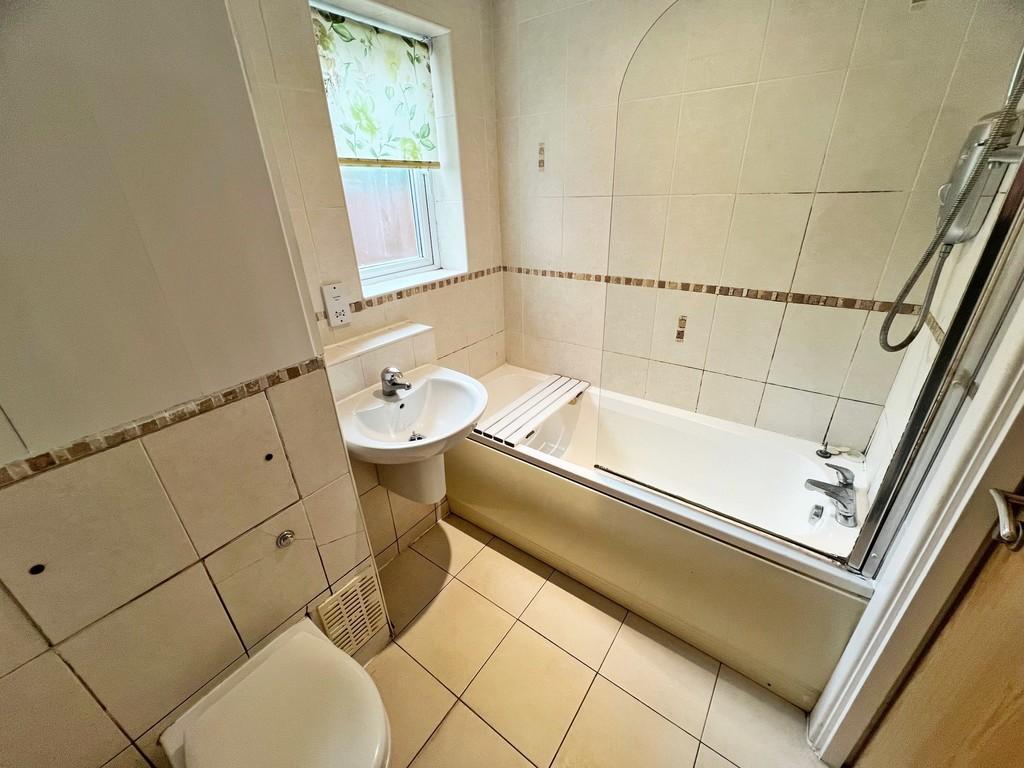 9 Farnworth Mews 6