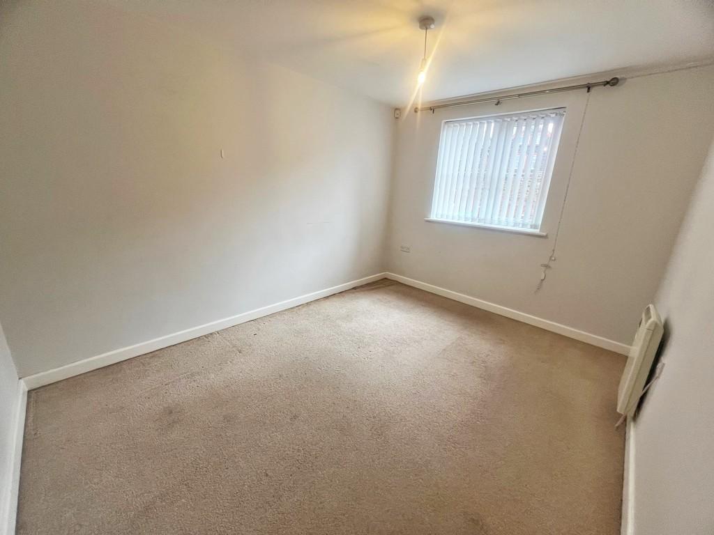 9 Farnworth Mews 8