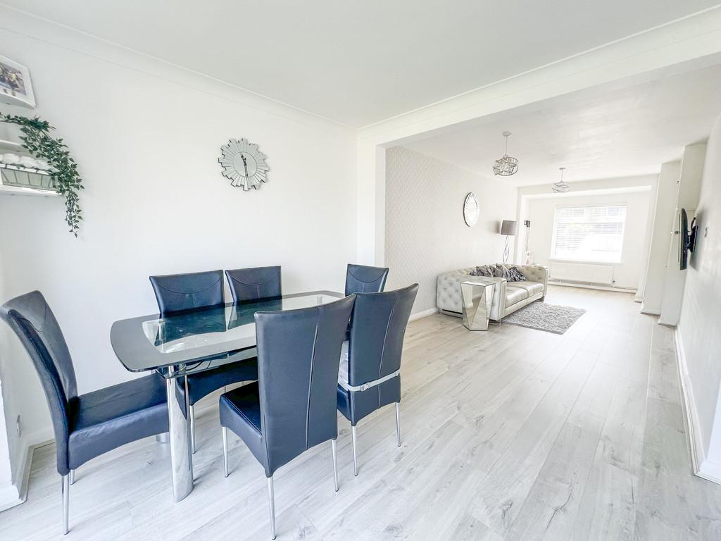 Dining kitchen lounge