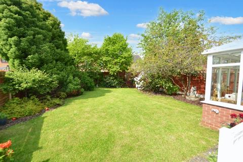 6 Eglantine Close, Muxton, Telford, TF2 8RR