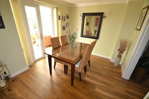 6 Eglantine Close, Muxton, Telford, TF2 8RR