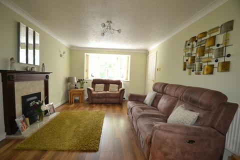 6 Eglantine Close, Muxton, Telford, TF2 8RR