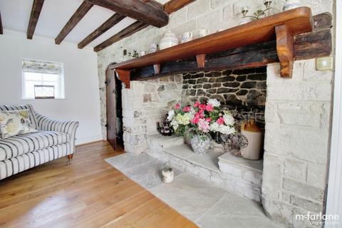 3 bedroom cottage for sale, Church Road, Wanborough