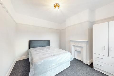 1 bedroom terraced house to rent, Kingston Road, Luton