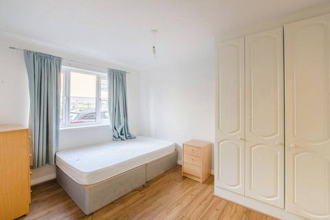 2 bedroom flat to rent, Albany Road, Camberwell, London, SE5