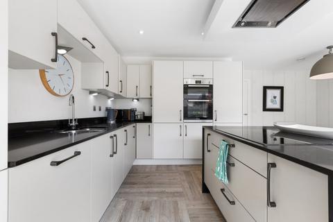 1 Bright Close, Bearsden, Glasgow, G61 3EN