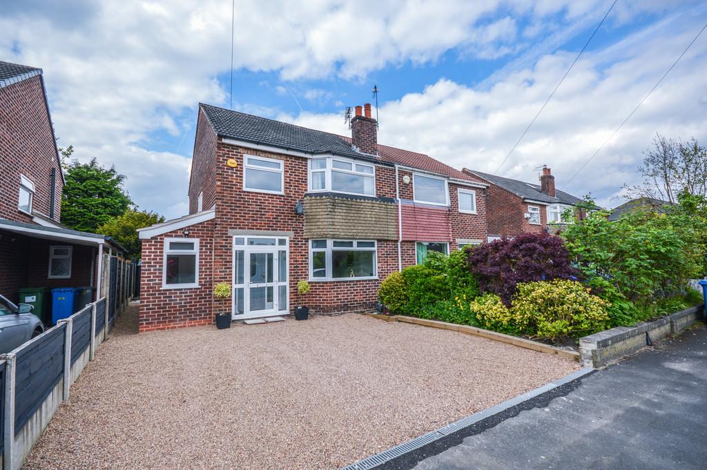 Pickering Close, Timperley, Altrincham 3 bed semidetached house for