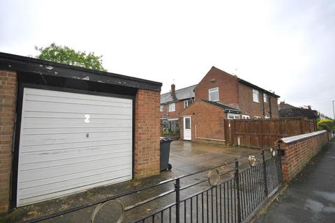 3 bedroom semi-detached house to rent, Glamis Road, Doncaster DN2