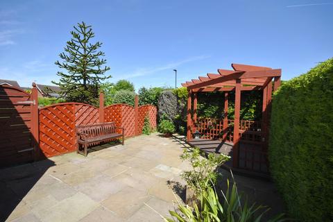 10 All Hallowes Drive, Tickhill, Doncaster, DN11 9PP