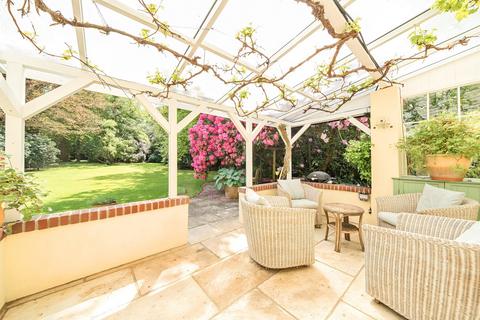 Little Tarrel Benwell Road, Brookwood, Woking, GU24 0EN