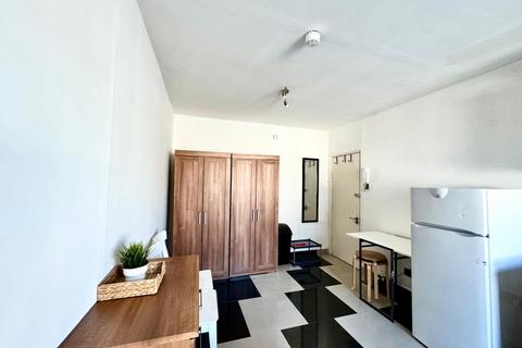 Studio to rent, Leinster Gardens,, London  W2