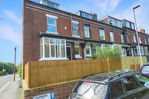 2 bedroom end of terrace house for sale, Stanmore Avenue,