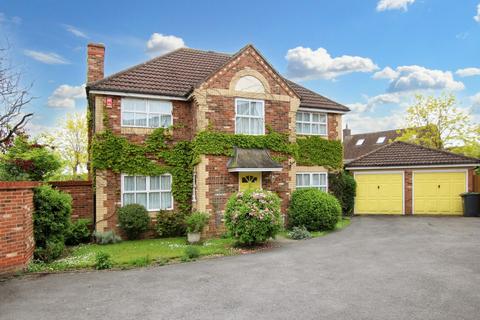 4 bedroom detached house for sale, The Poplars, Dunmow