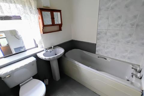 74 Beckside Road, Bradford, BD7 2JN