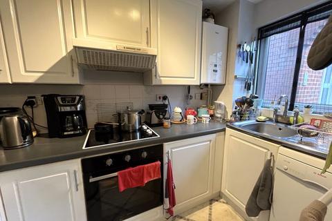 2 bedroom semi-detached house to rent, Lichgate Road, Exeter
