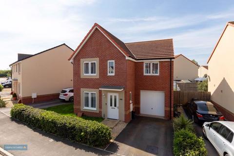 4 bedroom detached house for sale, Topaz Drive, Kings Down, Bridgwater