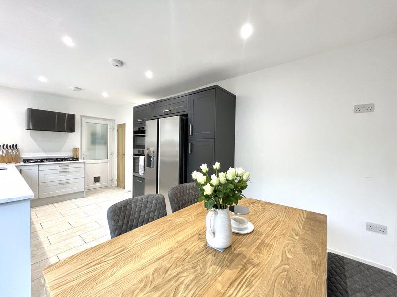 Kitchen / Dining...