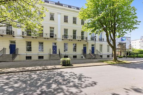 2 bedroom flat for sale, The Broad Walk, Imperial Square, Cheltenham, Gloucestershire, GL50