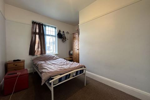2 bedroom maisonette for sale, Holmstall Avenue, Edgware