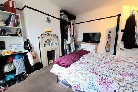 2 bedroom maisonette for sale, Holmstall Avenue, Edgware