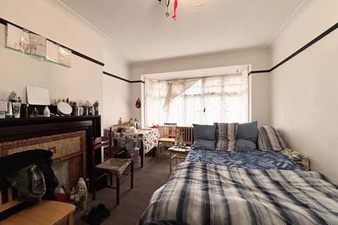 2 bedroom maisonette for sale, Holmstall Avenue, Edgware