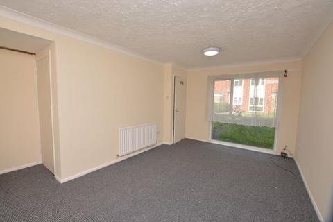 3 bedroom terraced house to rent, Trent Road, Slough