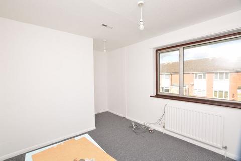 3 bedroom terraced house to rent, Trent Road, Slough