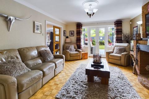 5 bedroom detached house for sale, Main Road, Naphill