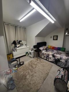 7 bedroom terraced house to rent, Arnos Grove, London N11
