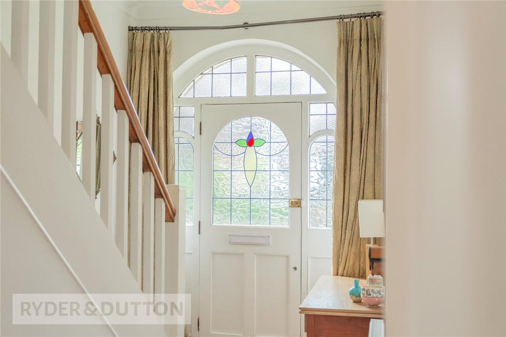 Entranbce Hallway