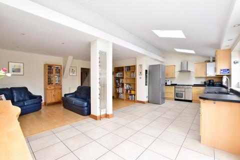 4 bedroom semi-detached house for sale, Maple Lodge Close, Rickmansworth WD3