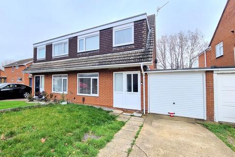 3 bedroom semi-detached house for sale, Kimpton Close, Lee-On-The-Solent, PO13